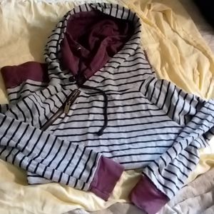 Ampersand Ave double hood